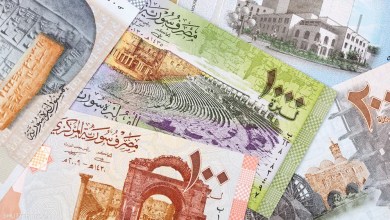 تحسّن الليرة السورية بعد "قيصر": هل هو بداية تعافٍ أم مجرّد ارتداد مؤقت؟