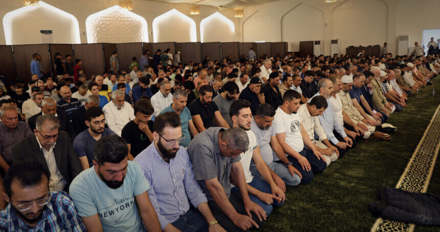 مصلى بمعرض دمشق الدولي يتسع لمئات المصلين