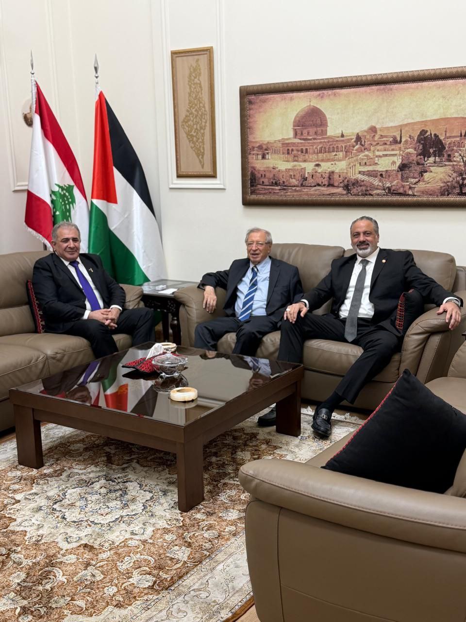 بيروت تجمع الكلمة: تأكيد لبناني–فلسطيني على السلاح الشرعي ووحدة المصير