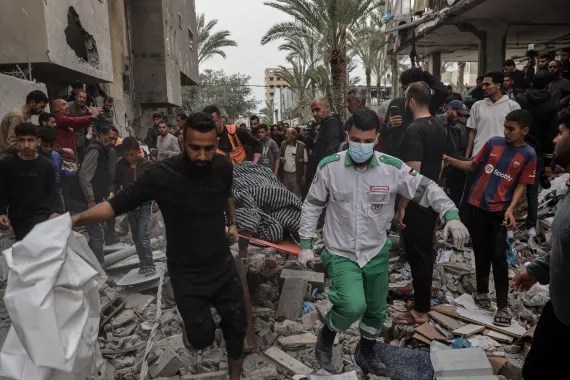 مقتل 4 فلسطينيين في غارتين على دير البلح بغزة