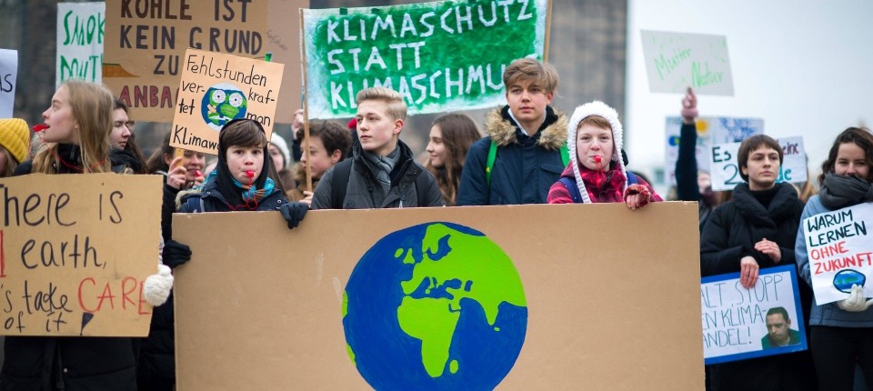 استطلاع: المراهقون في ألمانيا يطالبون بمشاركة أكبر في اتخاذ القرار السياسي