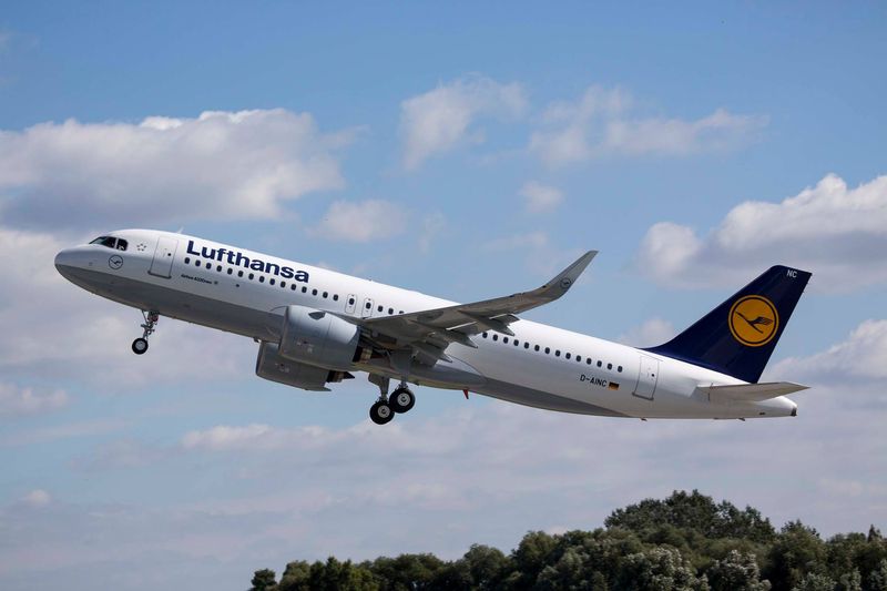 مشكلات فنية تجبر طائرة لوفتهانزا على العودة إلى ألمانيا