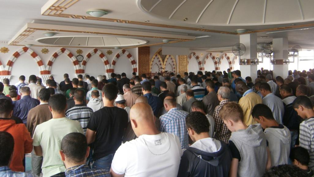 مسلمو ألمانيا يطالبون بتشديد الحراسة على المساجد