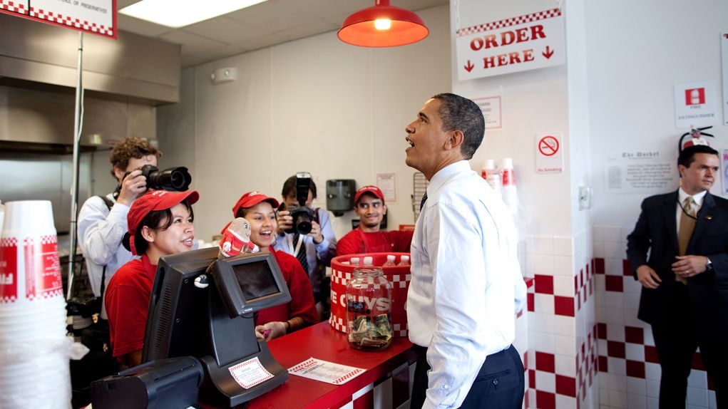 تذكرة بـ5600 دولار للغداء مع أوباما في ألمانيا