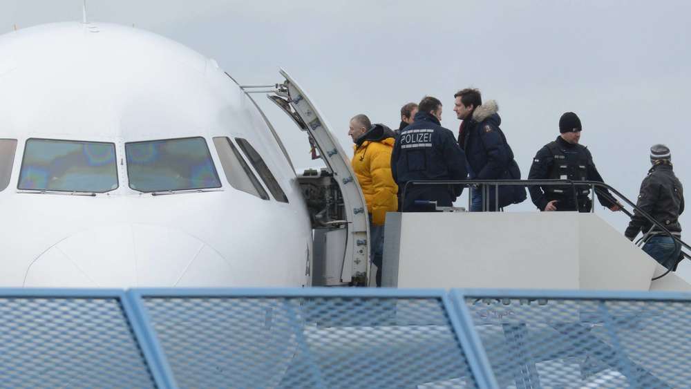 جدل حكومي في ألمانيا حول حجز اللاجئين المُقرَّر ترحيلهم