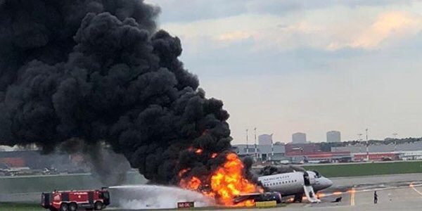 فيديوا- : 41 قتيلا بحريق طائرة في موسكو