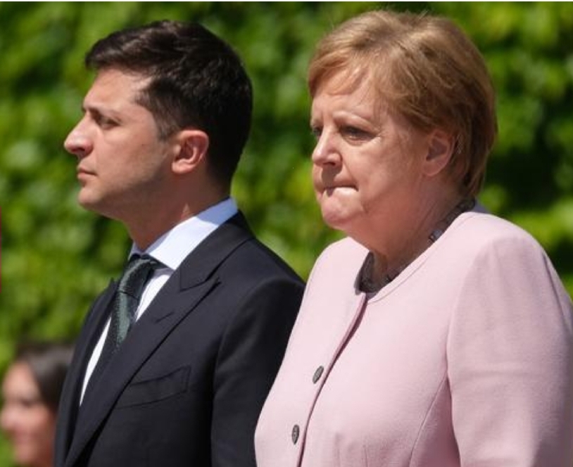 فيديو+++ تعرض المستشارة الألمانية أنجيلا ميركل لحالة إهتزاز لا إرادية