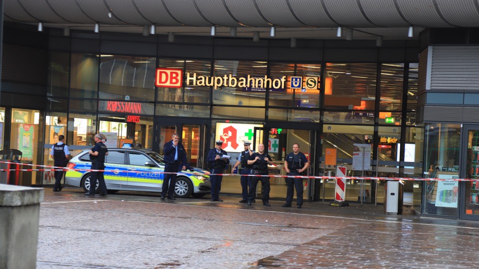 عااااجل إخلاء محطة قطارات كلزنكرشن بسبب تهديد أمني