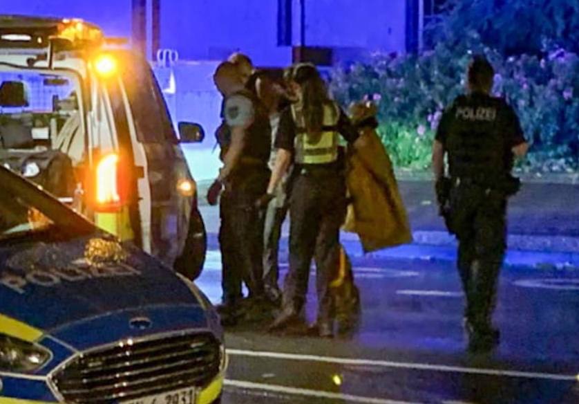 سوري يسلم نفسه بعد تنفيذ عملية الطعن في زولينغن بألمانيا