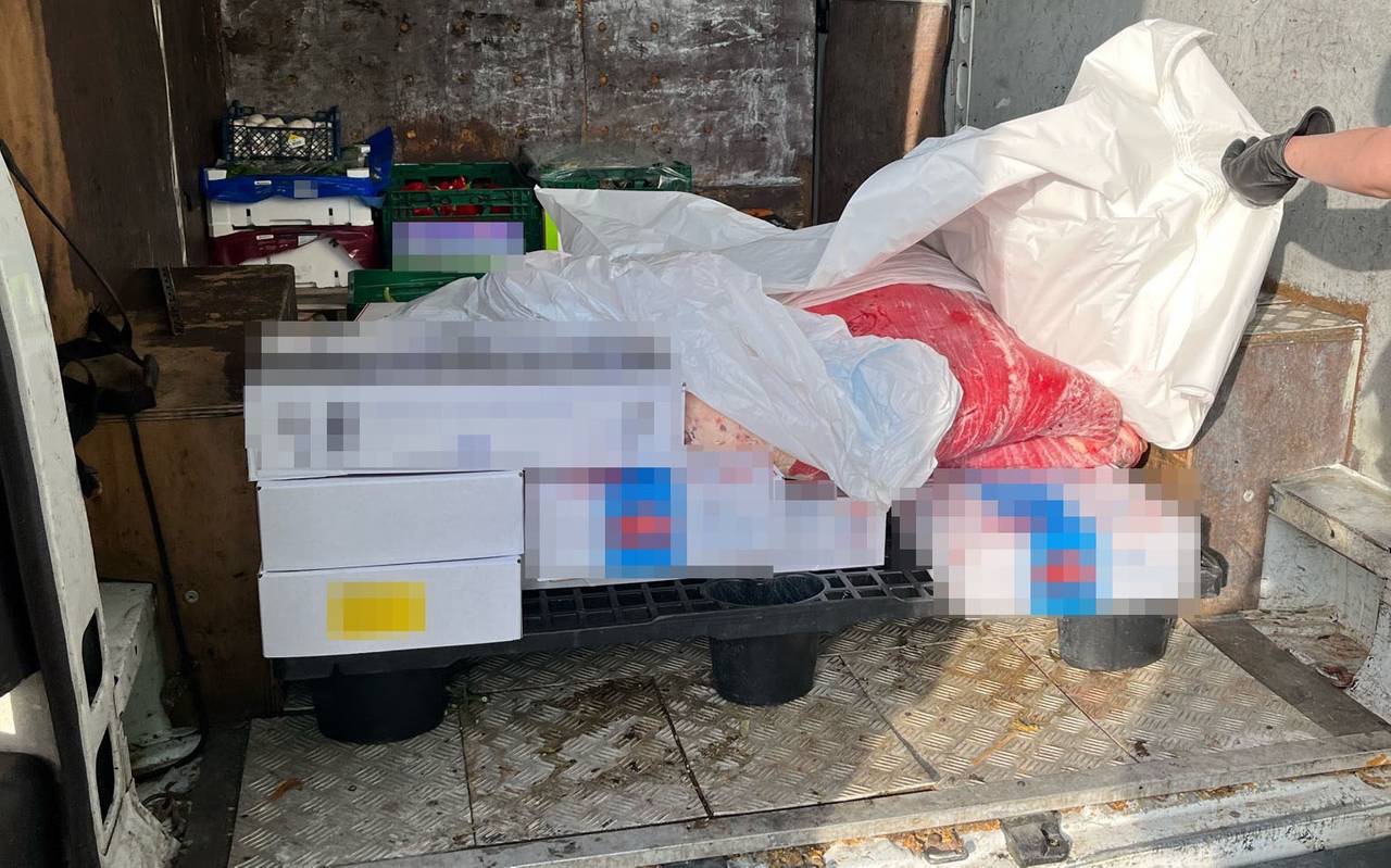 الشرطة في غلزنكيرشن تضبط شاحنة صغيرة تحمل لحومًا غير مبردة
