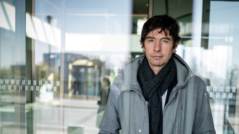 حملة في ألمانيا ضدّ خبير الكورونا كريستيان دروستن: غاضبون من القيود، وتهديد بالقتل