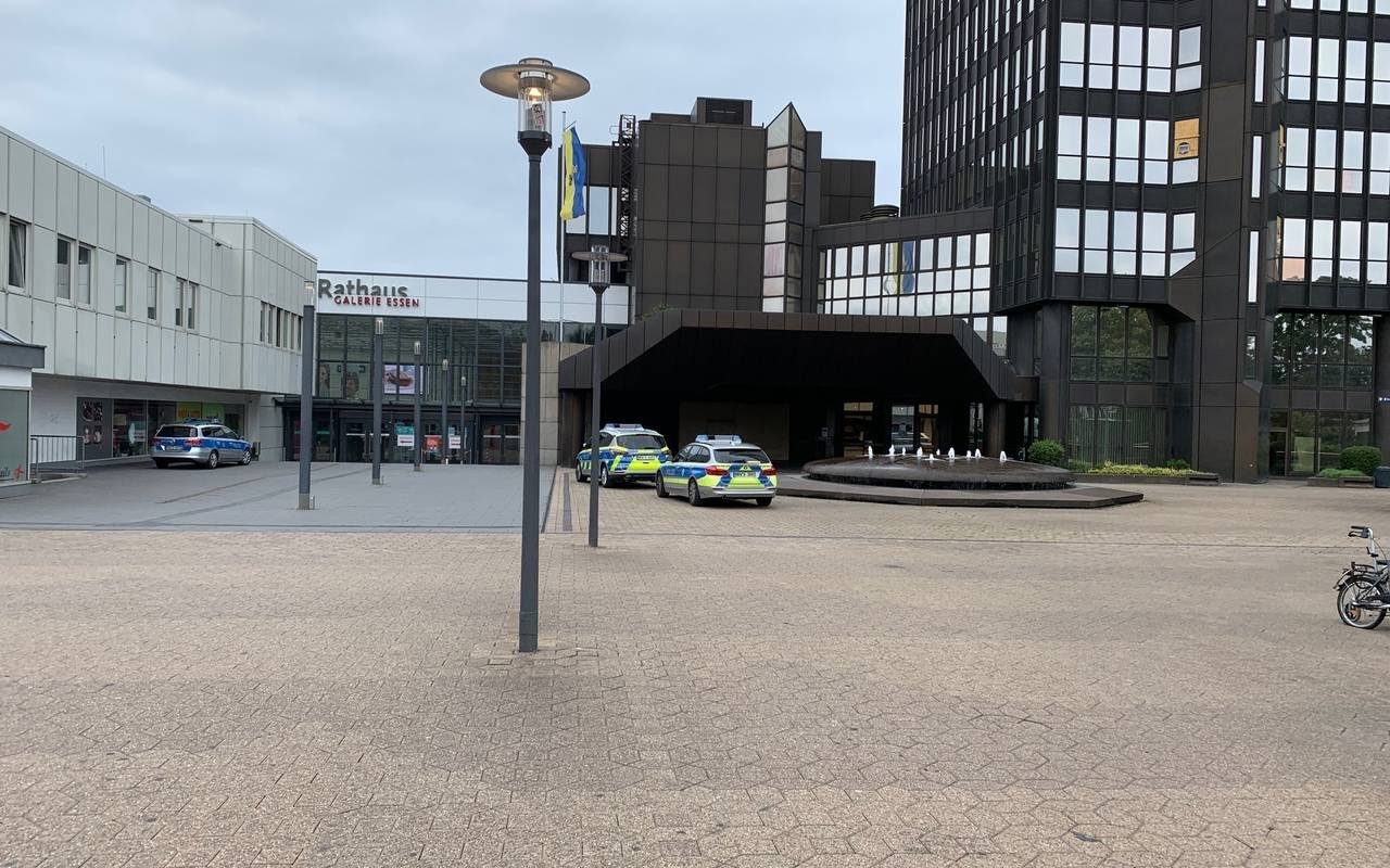 إخلاء مبنى بلدية إيسن بعد تلقيها تهديدا إرهابيا