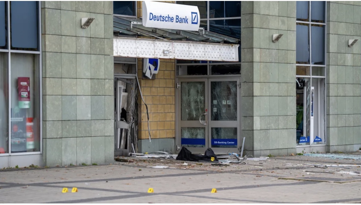 تفجير الصراف الآلي لفرع دويتشه بنك