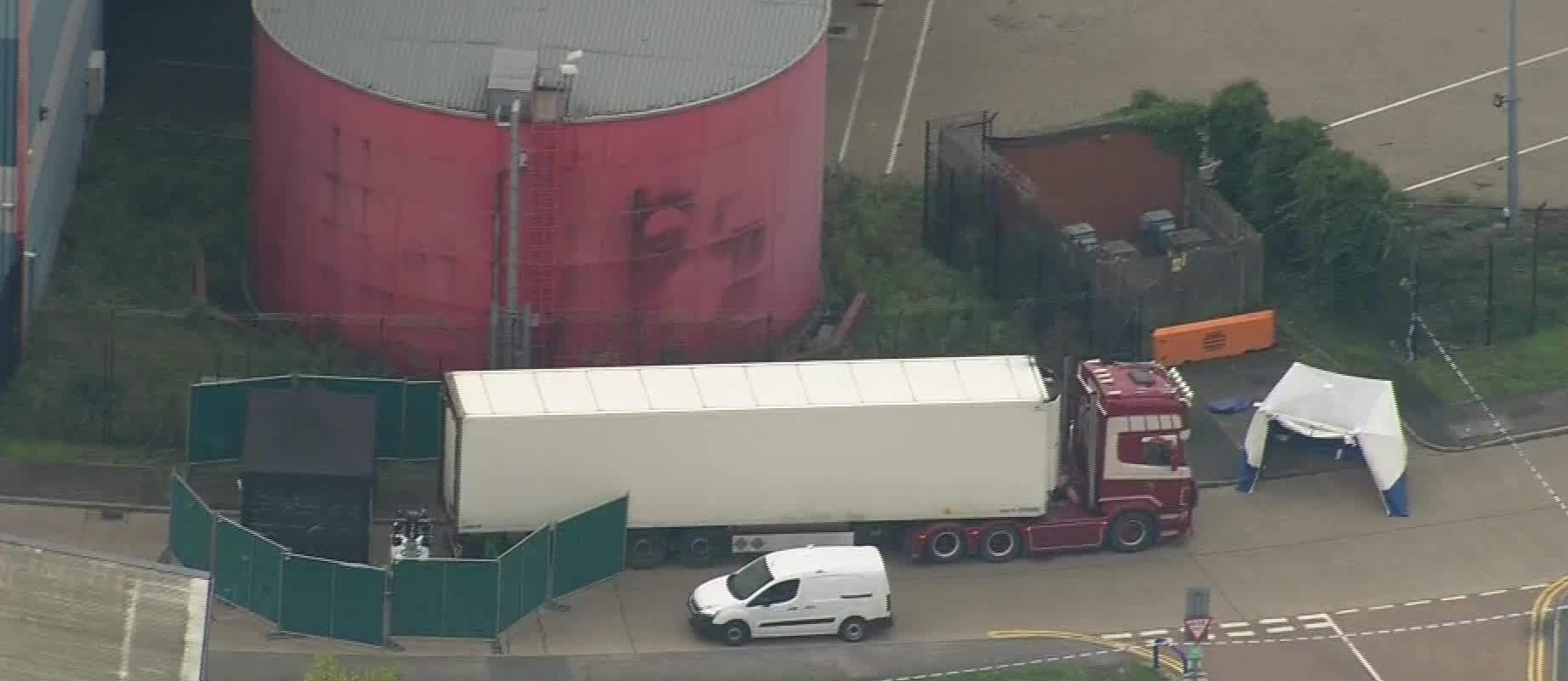 بريطانيا‬⁩الشرطة تعلن العثور على 39 جثة داخل شاحنة لنقل البضائع بمقاطعة ⁧‫إسكس‬⁩ .