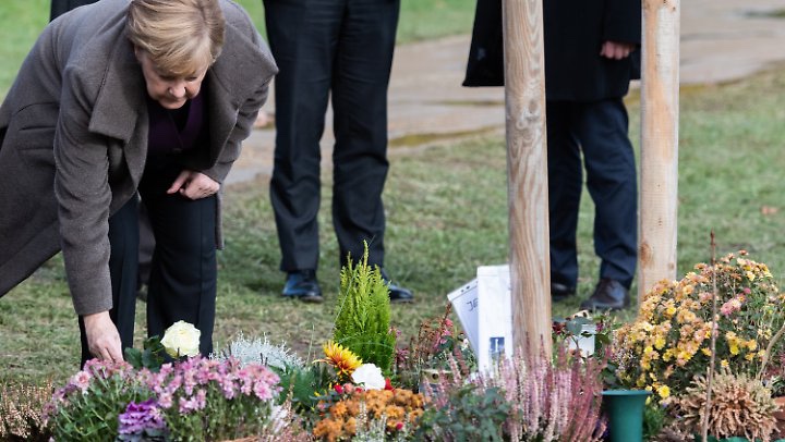 ألمانيا – ميركل تحيي ذكرى مقتل مهاجرين ضحايا بأيدي خلية ألمانية متطرفة بين عامي 2000 وَ 2007