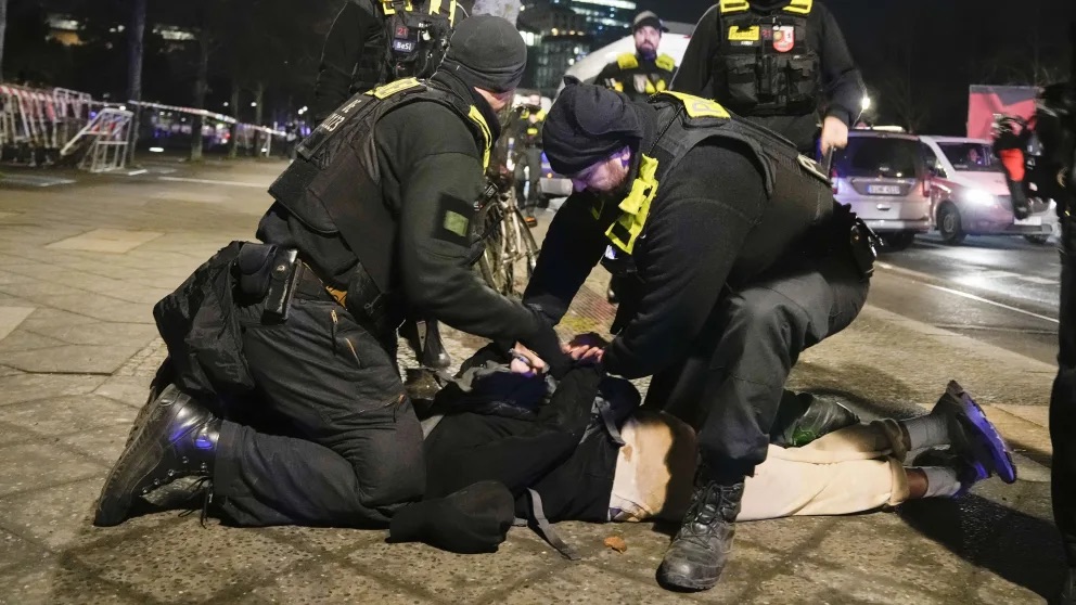 هجوم بسكين في برلين: اعتداء على سائح إسباني بالقرب من نصب الهولوكوست