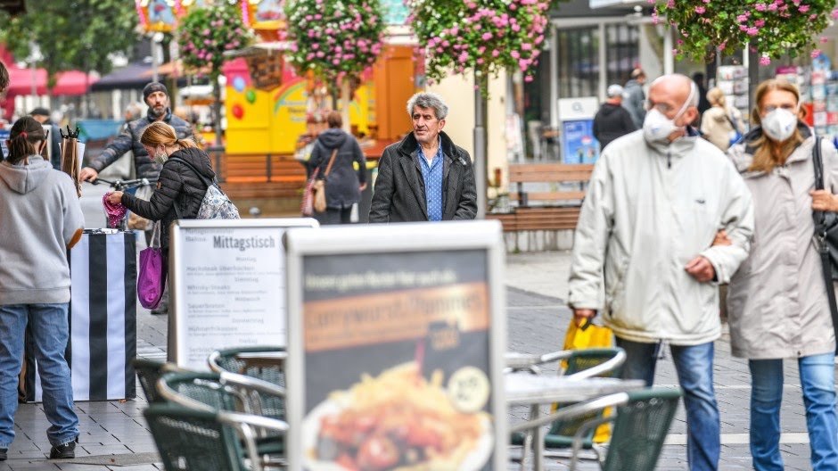 السلطات الصحية تعلن مدينة كلادبيك بؤرة تفشي فيروس كورونا وتفرض اجراءات جديدة