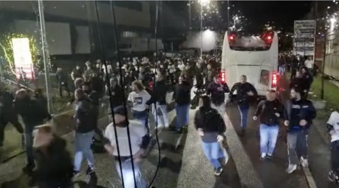 جرحى وأعمال عنف قرب نادي “شالكه” في مدينة “كلزنكرش”