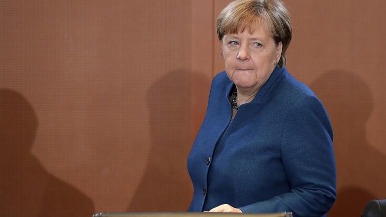 ميركل تقيل وزيراً في حكومتها: ما ارتكبه “لا يُغتَفر”