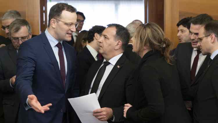 الحكومة الألمانية تشكل لجنة لمتابعة أزمة انتشار كورونا