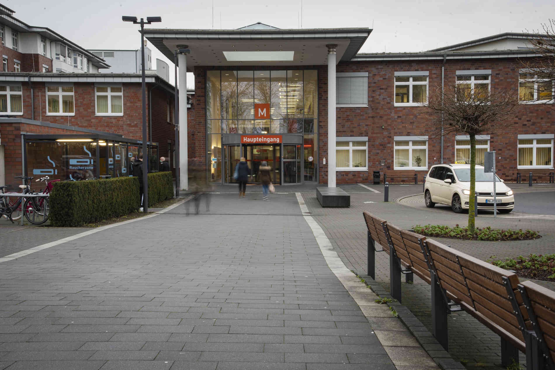 الحجر الصحي ل 35 شخصا بمدينة مونشن كلادباخ بسبب فيروس كورونا