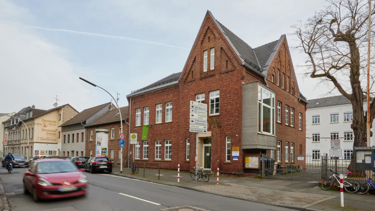 فحص 185 تلميذًا بمدينة بون بسبب فيروس كورونا