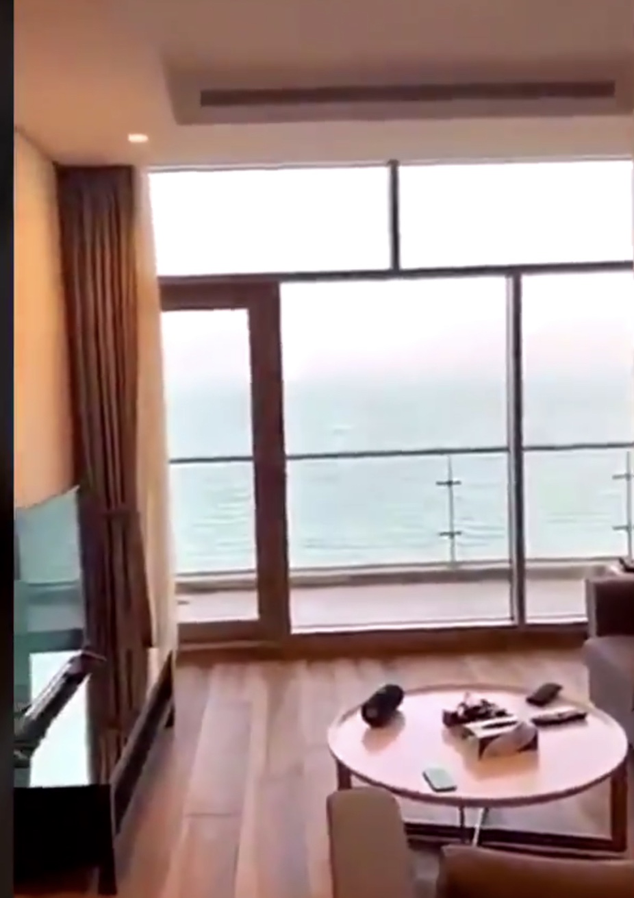 فيديو ||| انظروا إلى دولة الكويت أين تضع المصابين بفايروس ⁧‫#كورونا‬