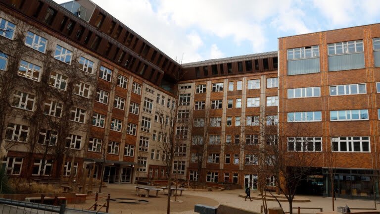 عاجل|| إغلاق أول مدرسة بمدينة برلين بسبب فيروس كورونا