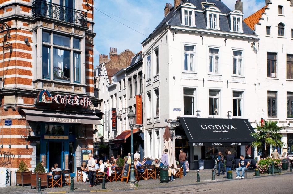 بلجيكا تغلق المدارس والمقاهي والمطاعم بسبب فيروس كورونا