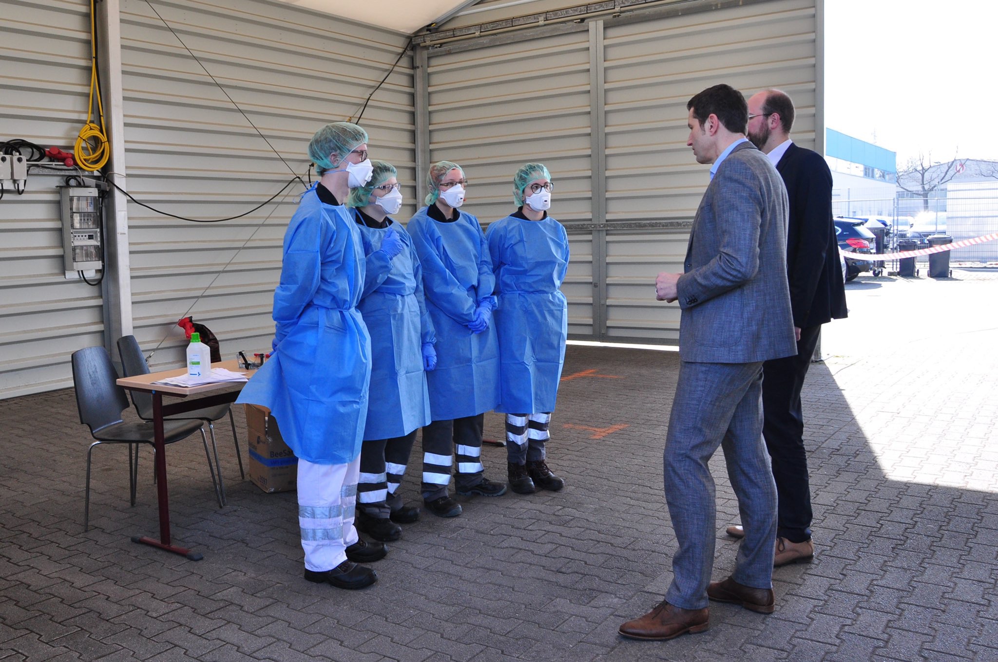 مدينة بوخوم فحص كورونا في مواقف السيارات