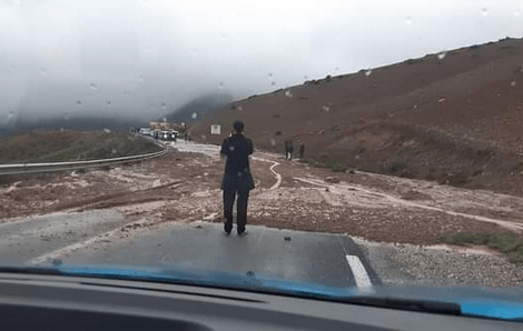 السيول تتسبب في قطع الطريق الساحلية بين تطوان والحسيمة في عدة محاور