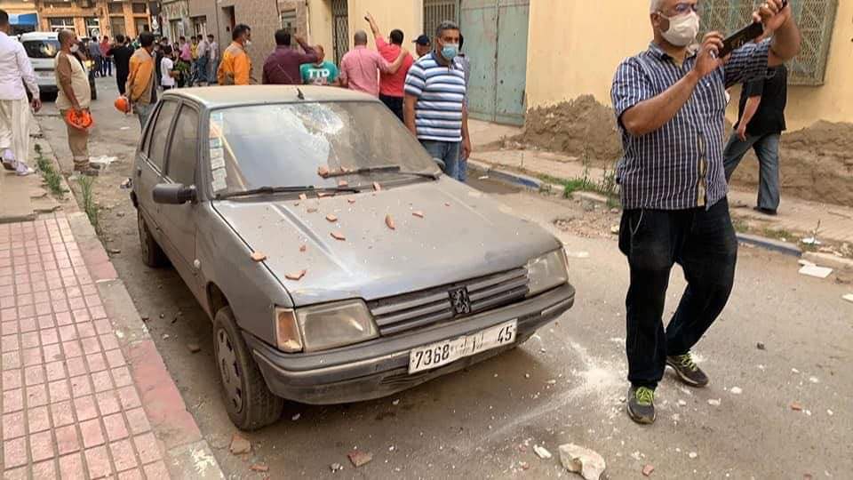 ضابط شرطة بالناظور يستعمل سلاحه الوظيفي لايقاف “مختل” هاجمه بسكين