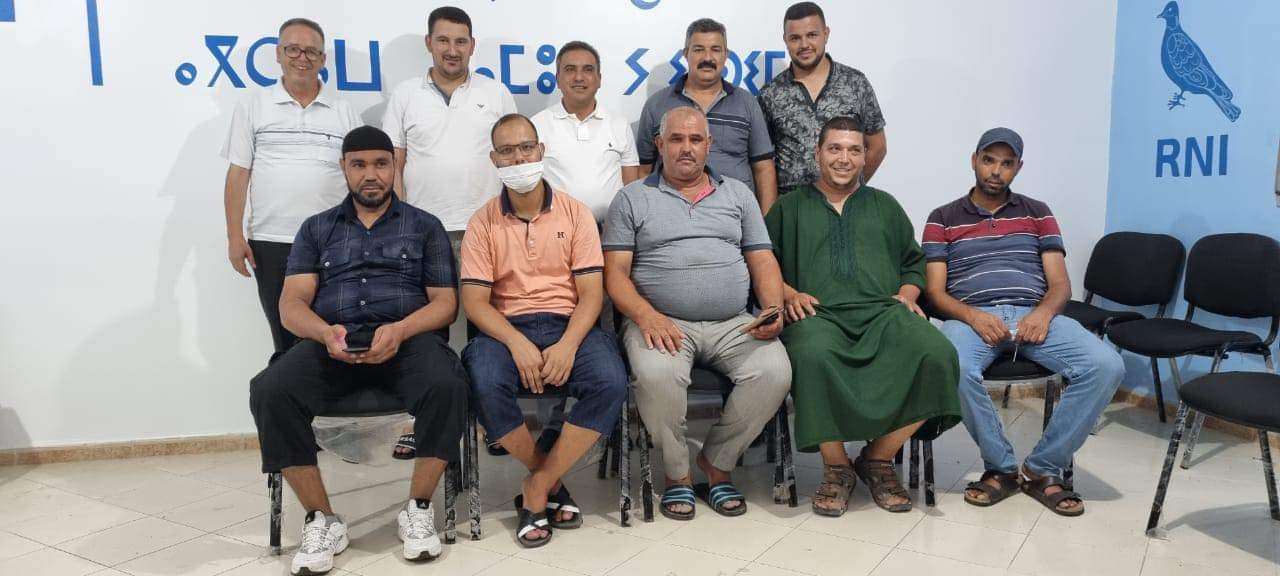 مجموعة من شباب حي إيكوناف يلحتقون بحزب الأحرار – صور