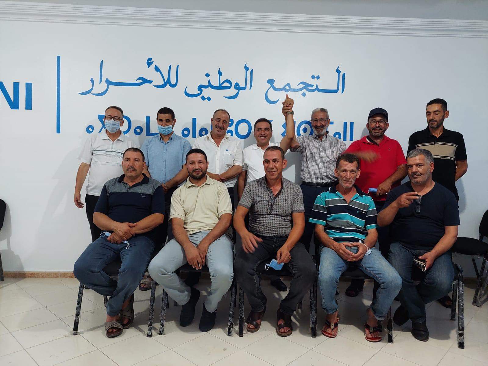مجموعة من تجار أسواق مدينة الناظور يلحتقون بسعيد الرحموني وحزب الأحرار