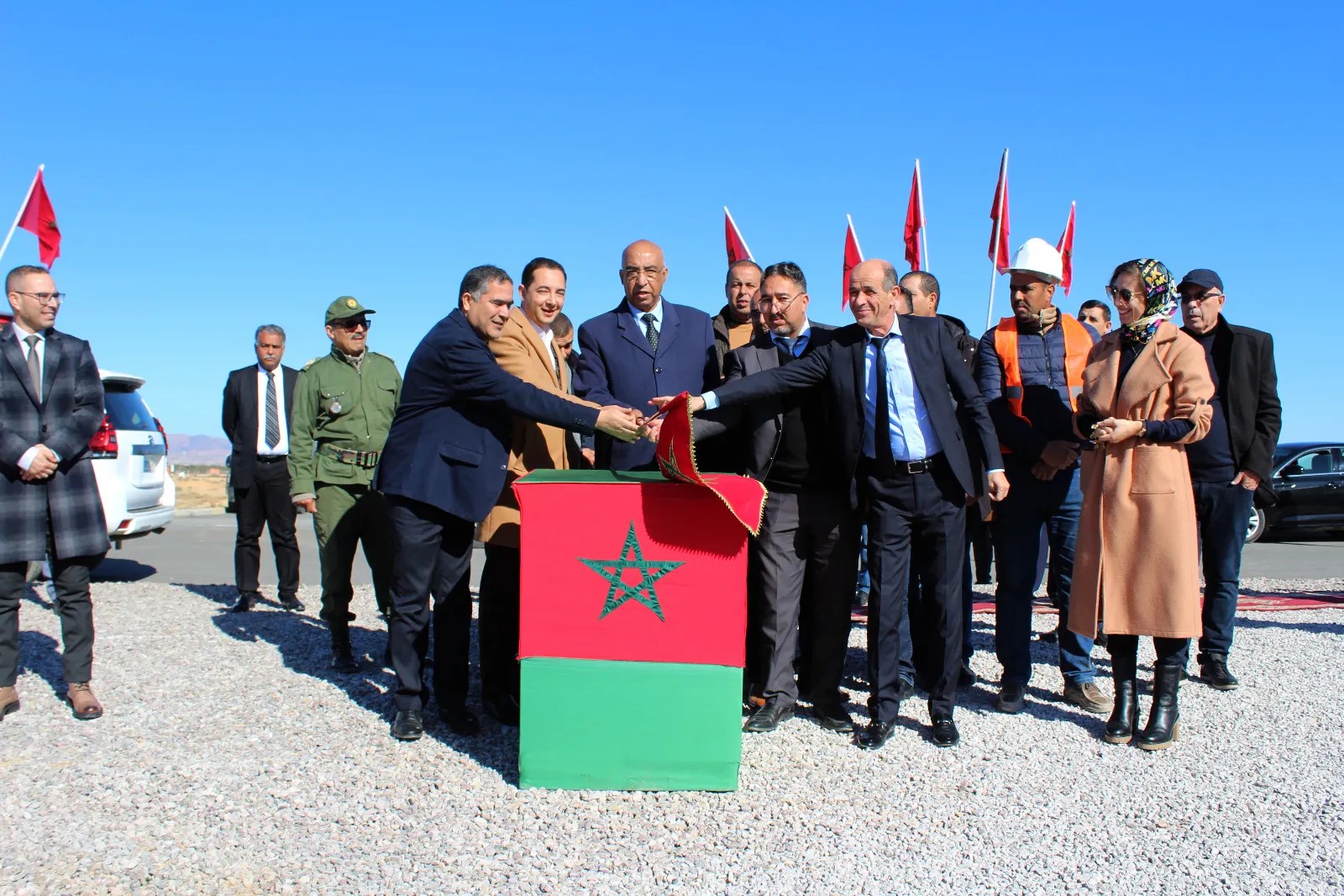 عامل إقليم الدريوش يعطي انطلاقة بناء مسبح مغطى – صور