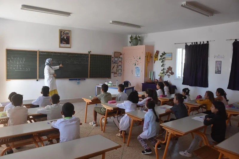 لجنة تواكب تعميم الأمازيغية والإنجليزية