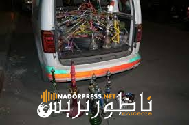 “السلطات تقوم بمداهمة مقهى في مدينة بني انصار للشيشة في إطار حملات مكافحة التدخين غير المشروع”