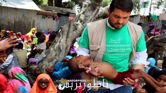 “ابن الحسيمة يتزعم مؤسسة “تويزا للإغاثة” في تقديم المساعدات عبر القارات.”