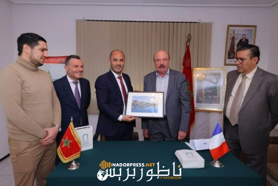 “توقيع بروتوكول تمهيدي بين جماعة الناظور وميتروبول أميان الفرنسية: خطوة نحو التعاون اللامركزي والشراكة الدولية بين المغرب وفرنسا”