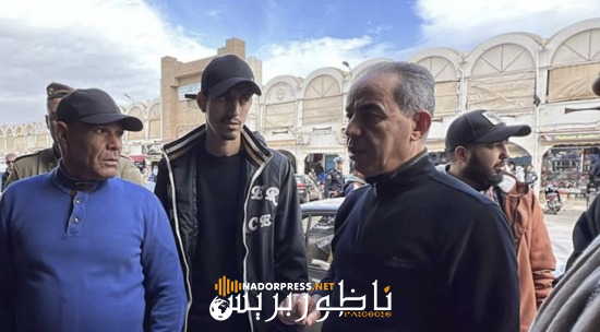 باشا الناظور المدينة يلزم تجار سوق المركب بتوحيد لون واجهات المحلات والتوقف عن احتلال الملك العام