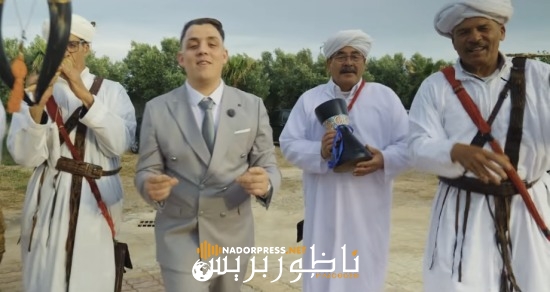 الفنان مونير مايور يُصدر فيديو كليب “بلع أقموم”