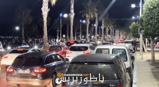 فيديو: كورنيش الناظور يغص بالزوار وسط أجواء صيفية مميزة وعودة مكثفة للجالية بالخارج