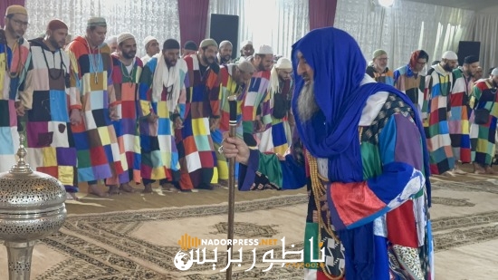 الزاوية الكركرية… مريدون من مختلف بقاع العالم يحيون عيد المولد النبوي بالحضرة الصوفية