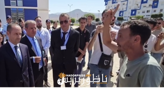 مواطن يعاتب وزير الصحة: ارتداء الطابليات بمستشفى الدريوش تم فقط بعد وصولكم
