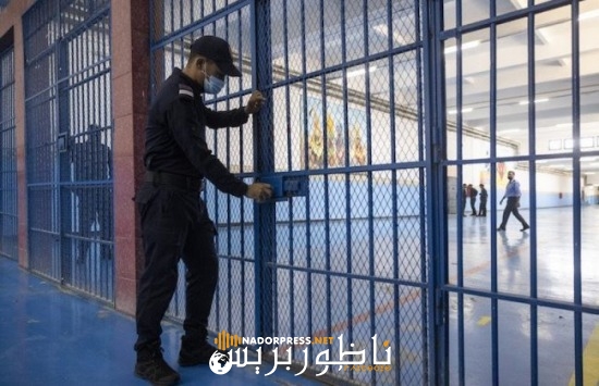 أسرة سجين بالناظور تدق ناقوس الخطر وتتهم إدارة السجن بـ”التعسف”