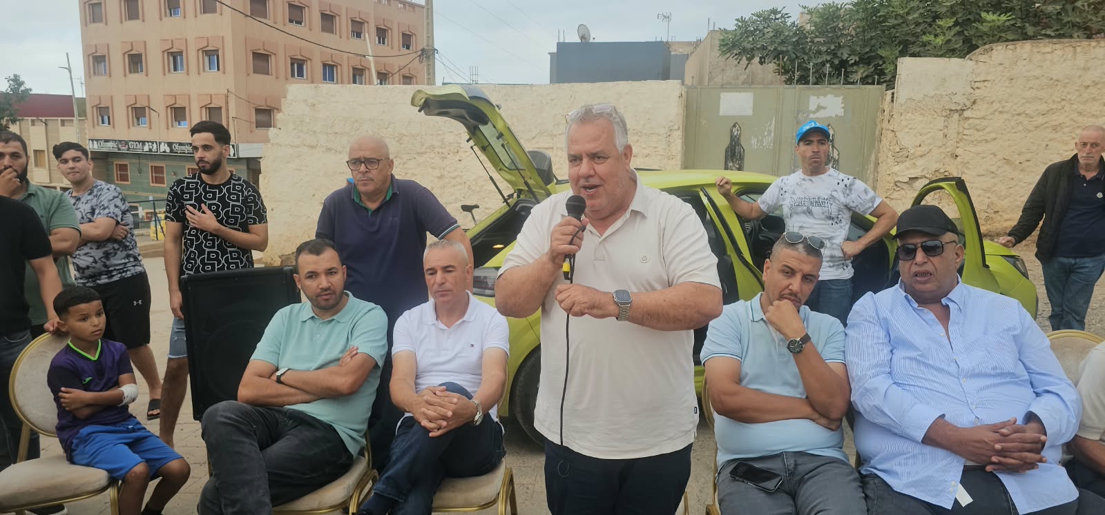 ساكنة حي باريتشينو ببني أنصار تستقبل حليم فوطاط وتعبر عن دعمها له