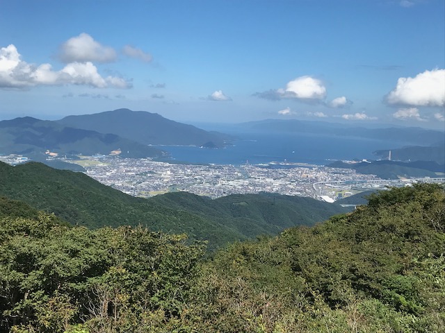 敦賀の町を望む