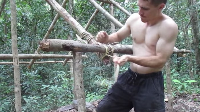 Kisah John Plant, Sosok di Balik Youtube Primitive Technology yang ...