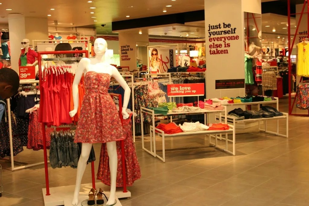 Poor Clothing Choice Hurts Leading African Clothing Stores’ Profit