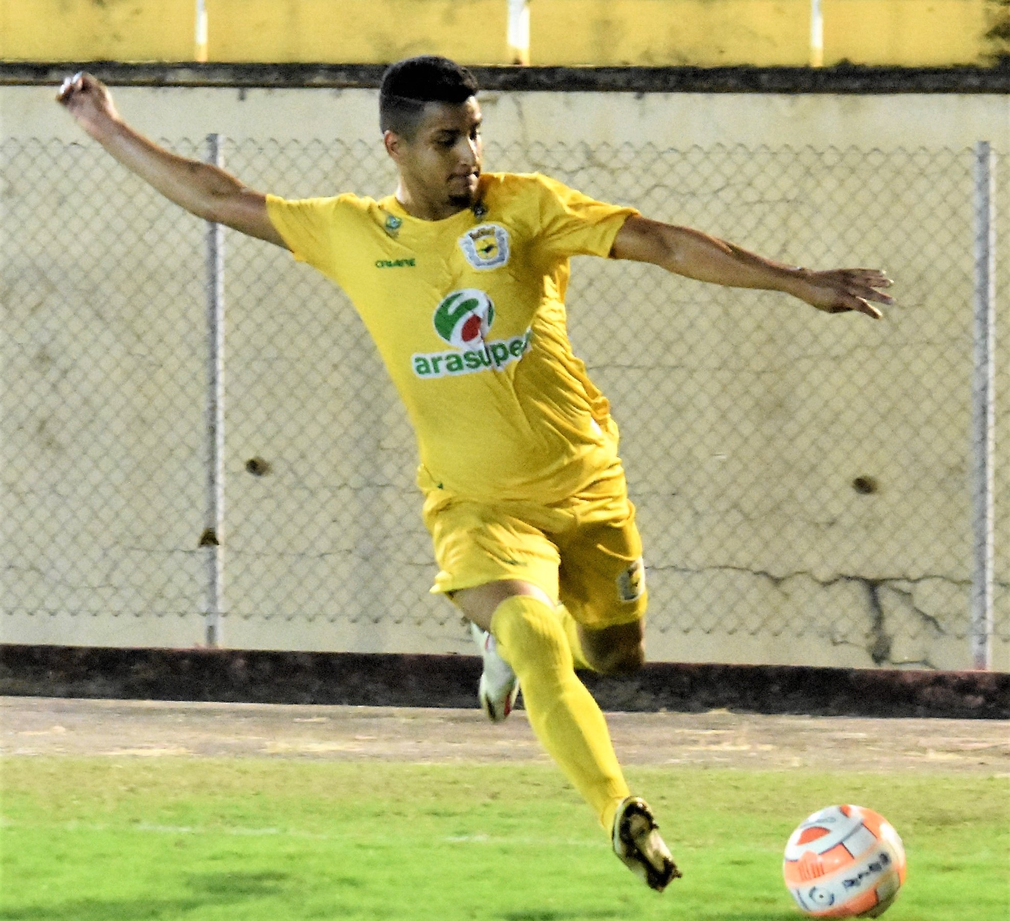 Leia mais sobre o artigo Radames marca três gols e comanda a vitória do Galvez sobre o GAS